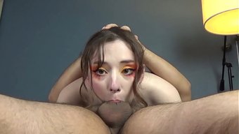 漂亮的化妆在粗暴的深...