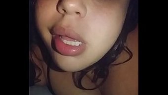 拉丁美女朱莉沉迷于独...