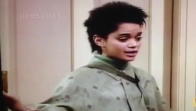 Lisa Bonet的黑色荡妇在自慰狂欢中