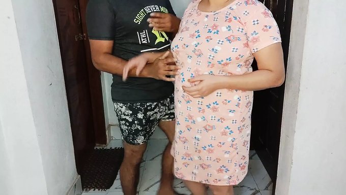 印度继妹deshi从后面被操