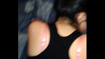 看我的丈夫和他的朋友...