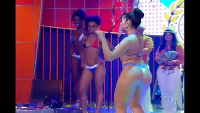 Kelly Scarlett的业余宿舍视频病毒式传播