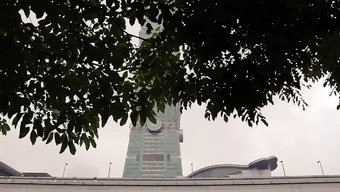 亚洲学生在cfnm按...