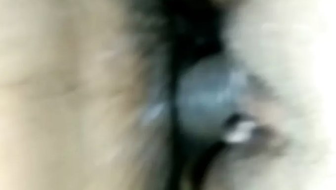 熟女和少女在自制狗式动作中享受着