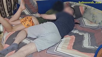 妻子与伴侣的友好性爱...