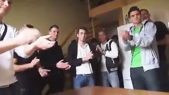 与淫荡女孩和孕妇的群交狂欢