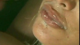 变性人掌控热辣三人行
