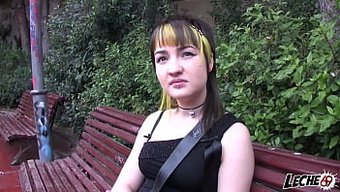 新的西班牙裔棕发美女...