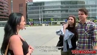 成熟的情侣在交换伴侣...