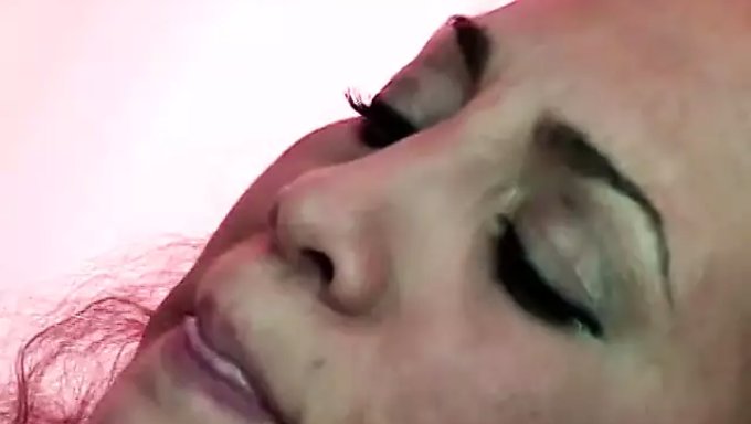美国丰满的熟女口交并被操