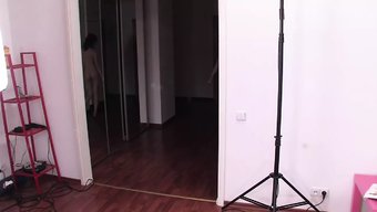 在这个情色视频中体验...