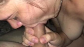 妻子的性欲在露骨视频...