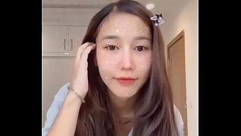 热辣的视频中完美的乳...