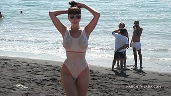 泳装女友的公共暴露和自慰