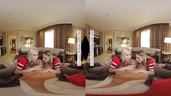 Blake Blossom,Delilah Day和jazlyn Ray与职业足球运动员进行三人行