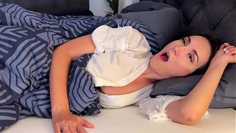 一个漂亮的女人,可能...