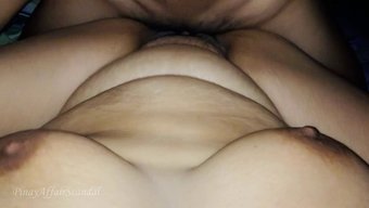 18岁的菲律宾少女拥...