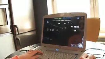 少女(18+)在这个...