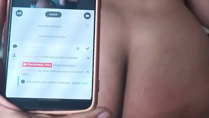 成熟的拉丁裔熟女在欺骗丈夫时被内射