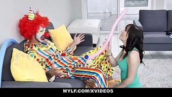 性感的棕发熟女ala...