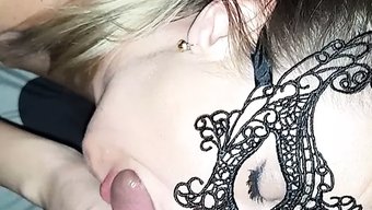 成熟的熟女被抓到和她...