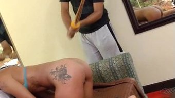 美国熟女被狗式鞭打和操