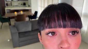 露娜架起暗藏摄影机,...