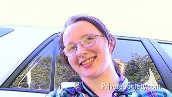 大奶素人妹子想跟你啪啪
