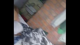 没有什么能满足我的兄弟,当她在镜头前赤裸裸地抱着我时
