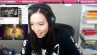 女性射精和内射在狂野...