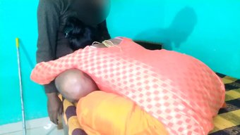 印度女友用手指插入后射精