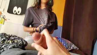 印度宝贝给了一个漂亮...