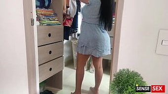 邻居的业余视频:偷窥...