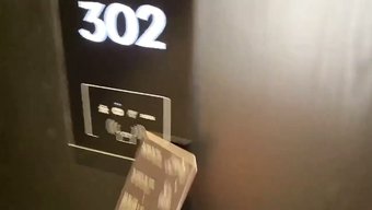 支配性男性的粗暴角色扮演