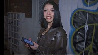 你遇到你的前女友,用...