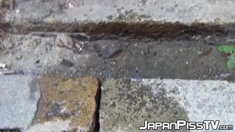 兴奋的男人偷偷拍摄日...