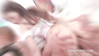 深色头发的美女pin...