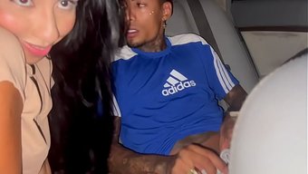 绿帽搭便车在车上操了老婆