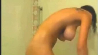 业余巨乳女孩的网络摄...