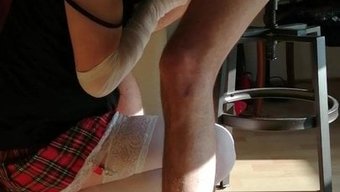 业余变性人在圣诞节享受丝袜