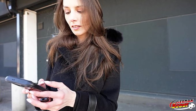 瘦妹emma Scarlett被爆操屁眼,被狠狠爆肏,爽到飞起。