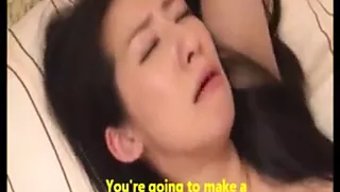 日本继女在大奶子和阴...