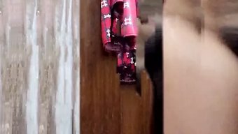 印度女孩第一次做爱后...