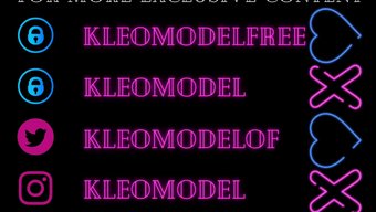 Kleo模特使用性玩具自慰
