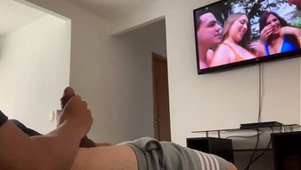 我以为我一个人在家,...