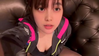 正在运动时,汗水让我...
