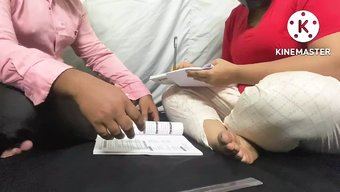 印度大学生在家里被她...