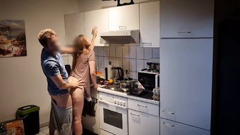 少女继妹被继兄秘密操