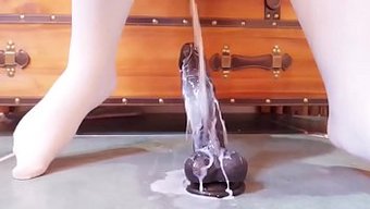 感性的亚洲美女体验快感