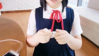 可爱的亚洲女孩自制视频自慰
